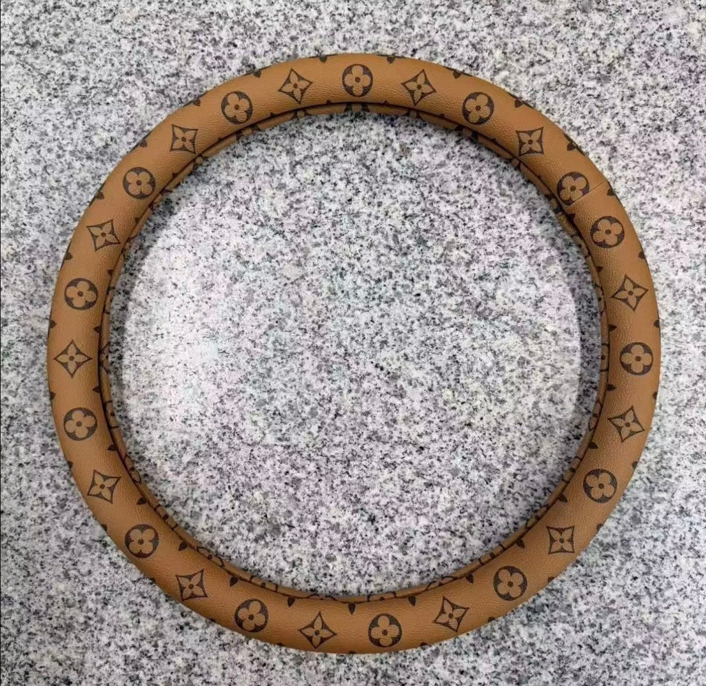 LV STEERING WHEEL COVER