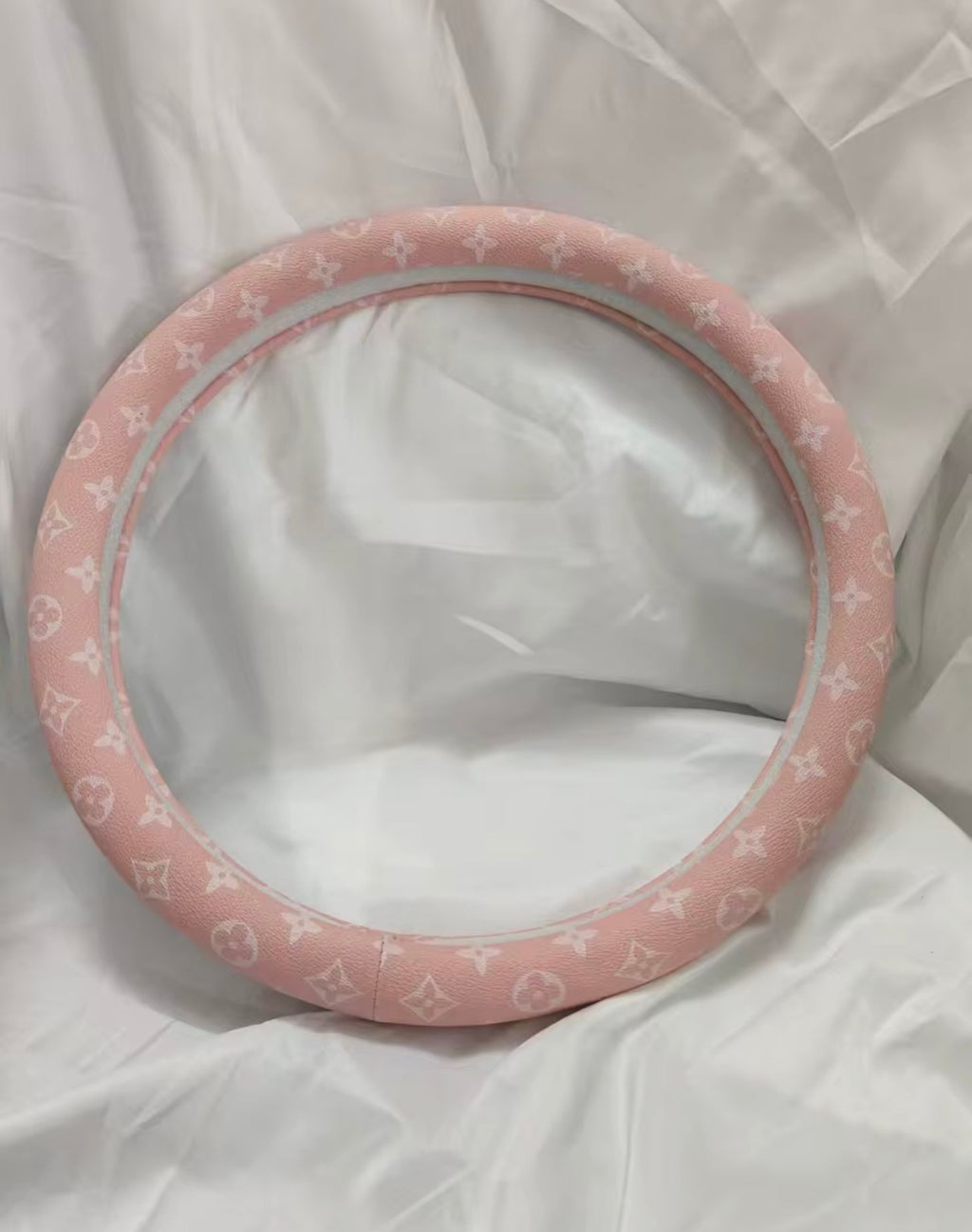 LV STEERING WHEEL COVER